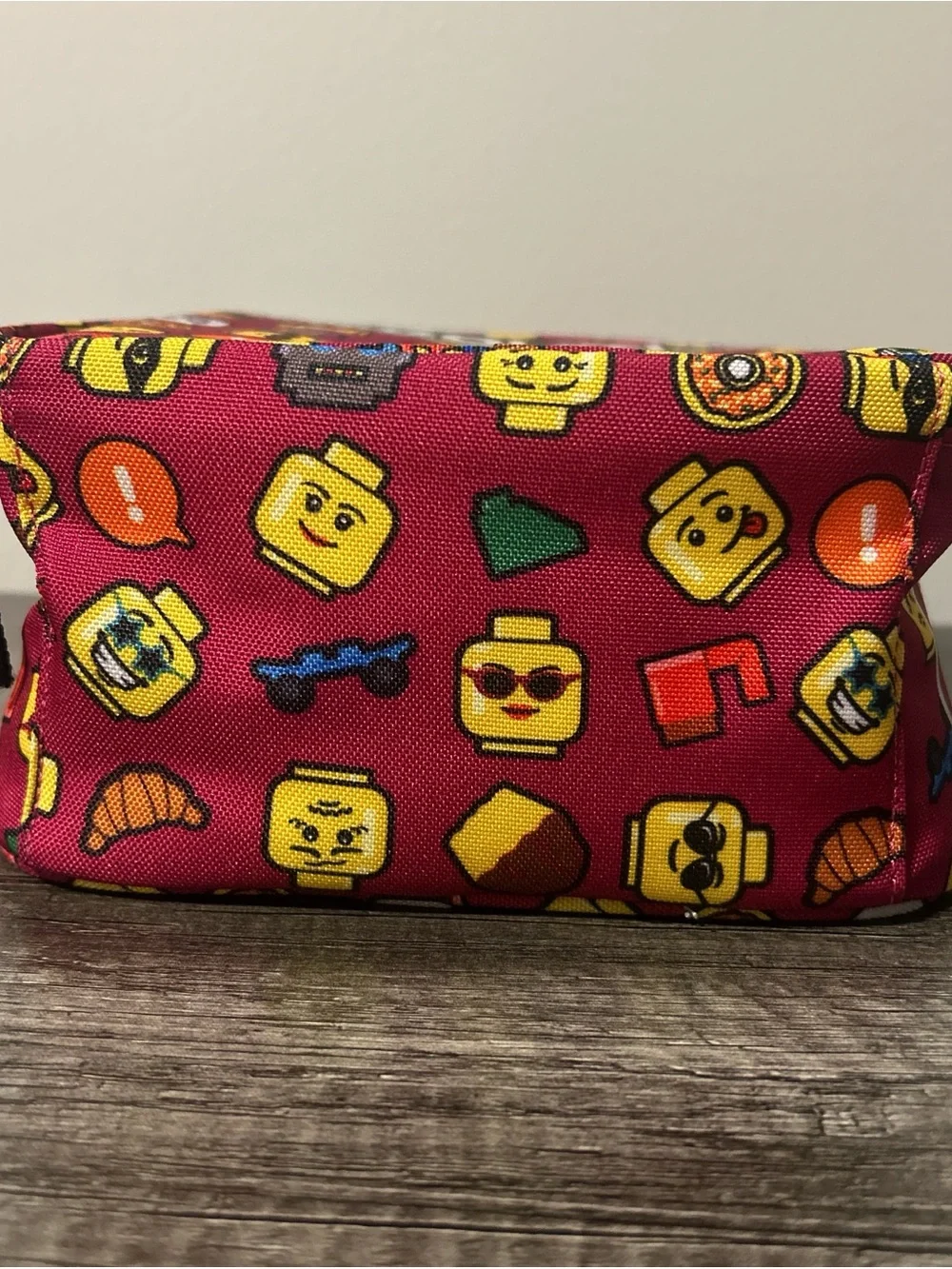 LEGOLAND magenta insulated lunch bag  with zipper closure